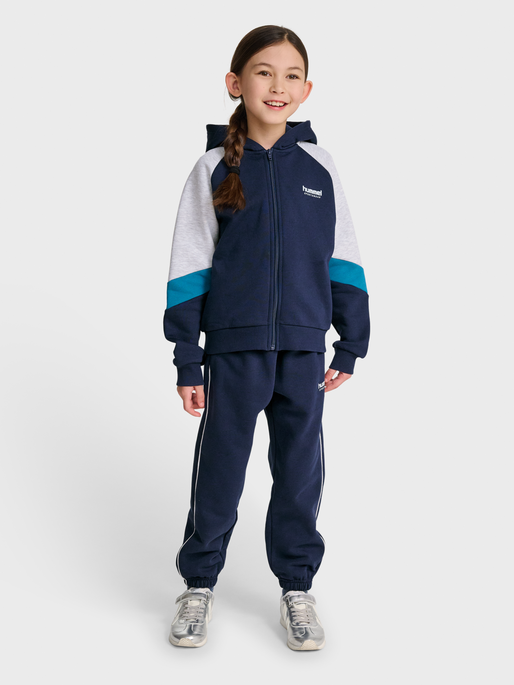 hmlJR LOOSE BLOCKED ZIP HOODIE, DRESS BLUES, model