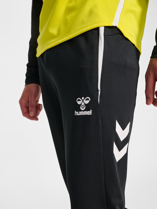 hmlLEAD 2.0 TRAINING PANTS, BLACK, model