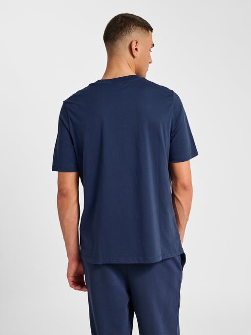 hmlPULSE T-SHIRT, DRESS BLUES, model