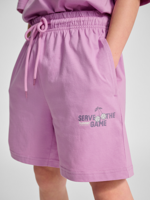 hmlJR LOOSE SET HS GRAPHIC, SMOKY GRAPE, model