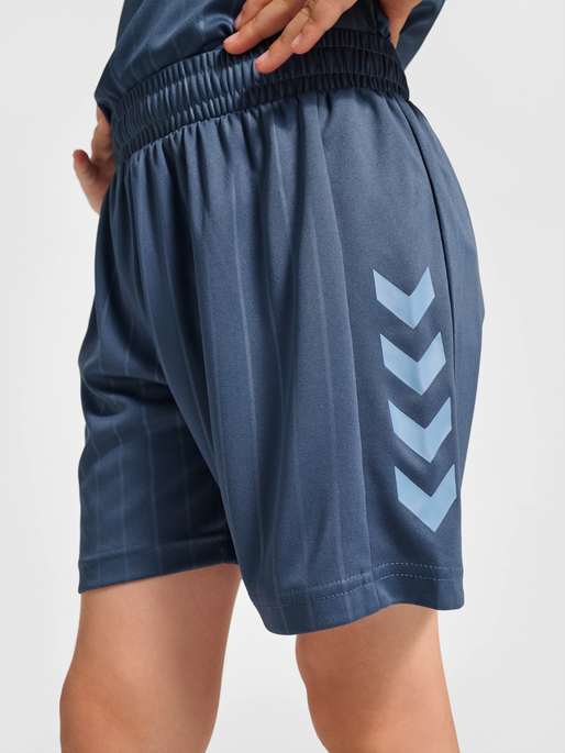 hmlJR GOAL STRIPE SHORTS, BERING SEA, model