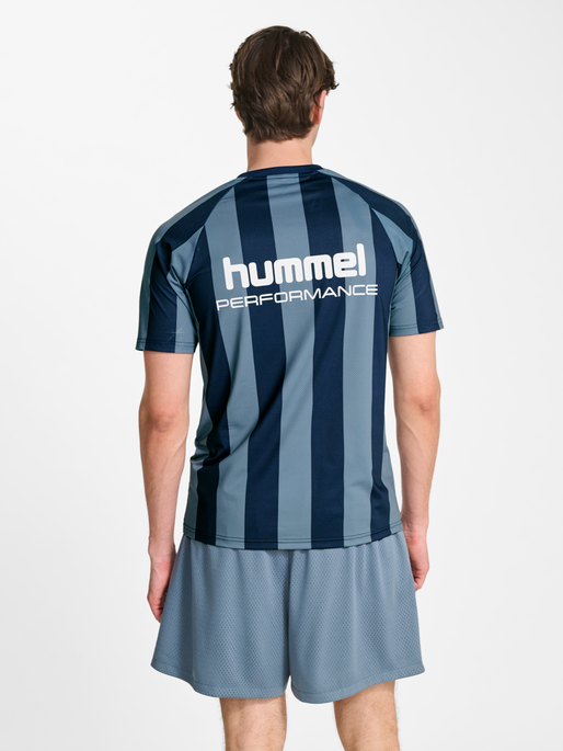 hmlPULSE MESH T-SHIRT S/S, BLUE MIRAGE/DRESS BLUE, model
