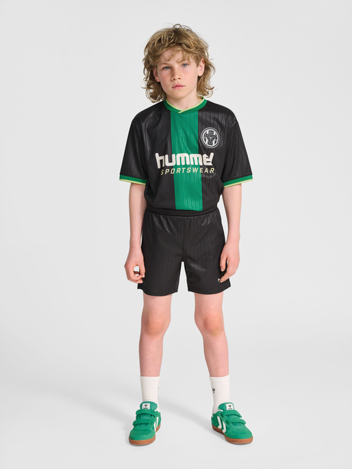 hmlJR BALL SHORTS, BLACK, model