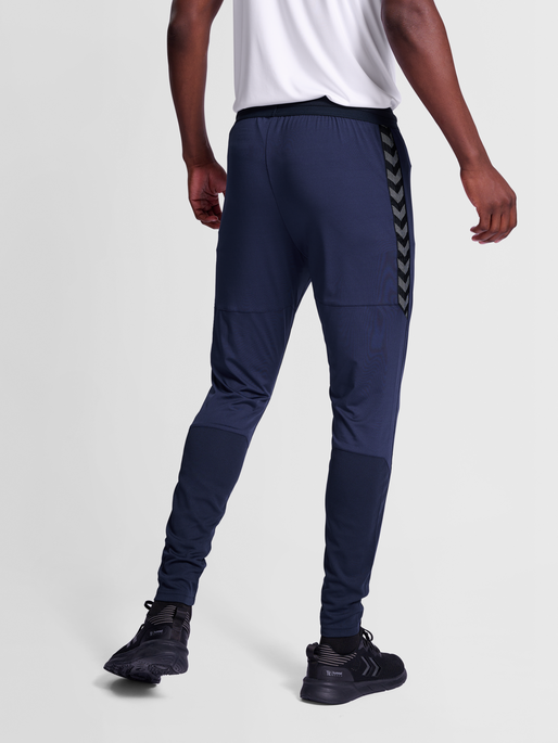 hmlAUTHENTIC PRO PANTS, MARINE, model
