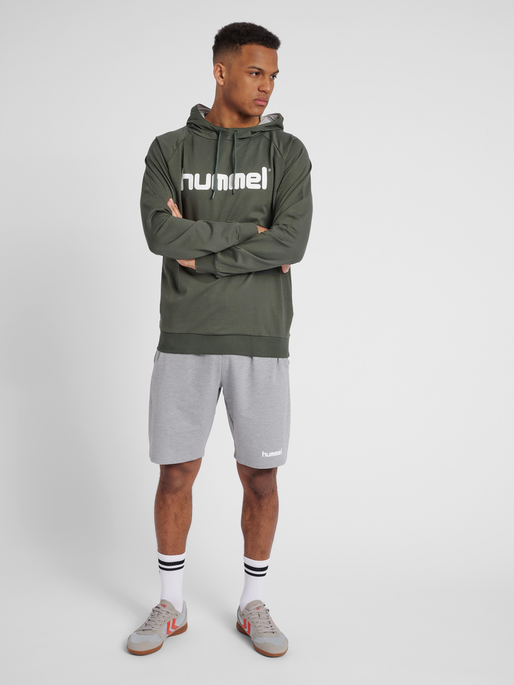 HMLGO COTTON LOGO HOODIE, !URBAN CHIC, model