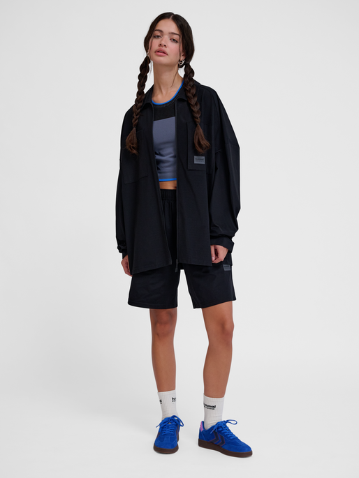 hmlSORONA LOOSE OVERSHIRT, BLACK, model