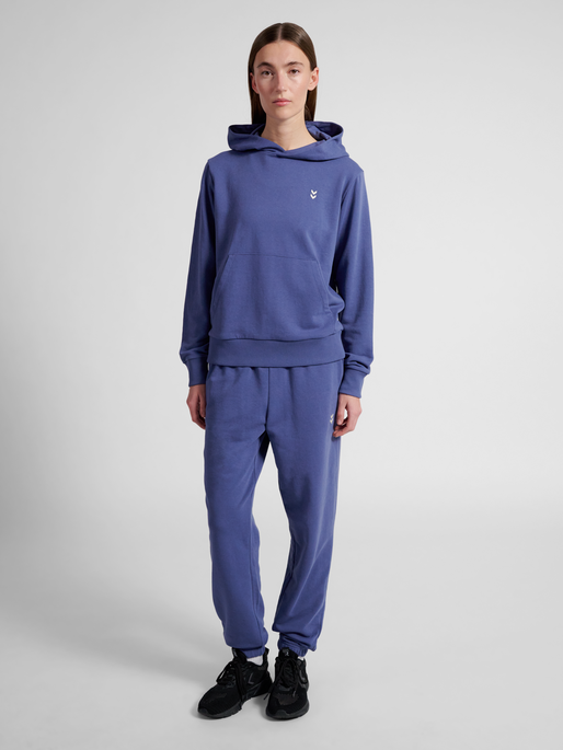 hmlPULSE W SWEAT HOODIE, BLUE INDIGO, model
