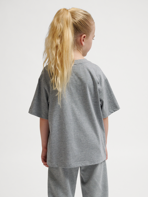 hmlJR LOOSE T-SHIRT S/S BEE, GREY MELANGE, model