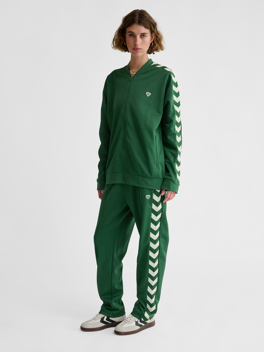 hmlARCHIVE REGULAR POLY ZIP JACKET, EDEN, model