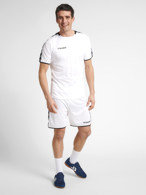 hmlAUTHENTIC TRAINING TEE, WHITE, model