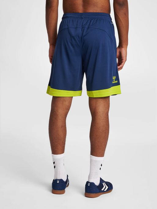 hmlLEAD POLY SHORTS, DARK DENIM, model