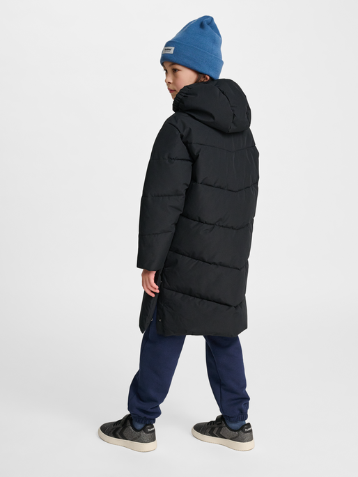 hmlJR PUFFER LONG JACKET, BLACK, model