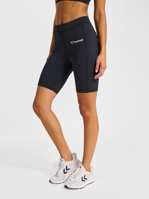 hmlRUN SHORT TIGHT WOMAN, BLACK, model