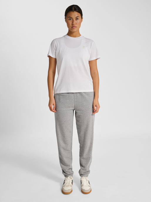 hmlPULSE W T-SHIRT, WHITE, model