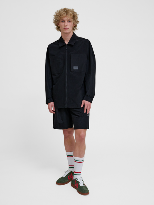 hmlSORONA LOOSE OVERSHIRT, BLACK, model