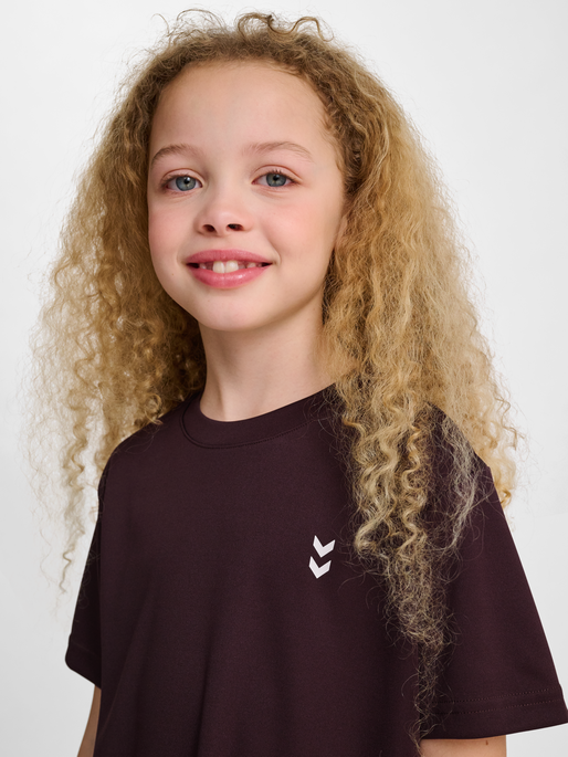 hmlJR PULSE TRAINING T-SHIRT, FUDGE, model