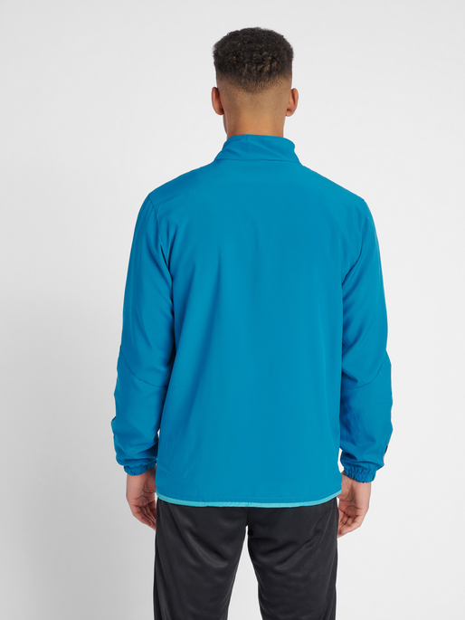 hmlAUTHENTIC MICRO JACKET, CELESTIAL, model