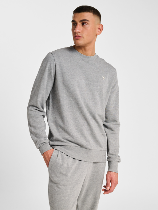 hmlPULSE SWEAT CREWNECK, GREY MELANGE, model