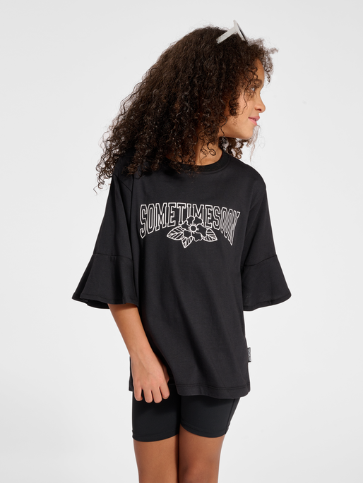 stsDEBBIE T-SHIRT S/S, BLACK, model